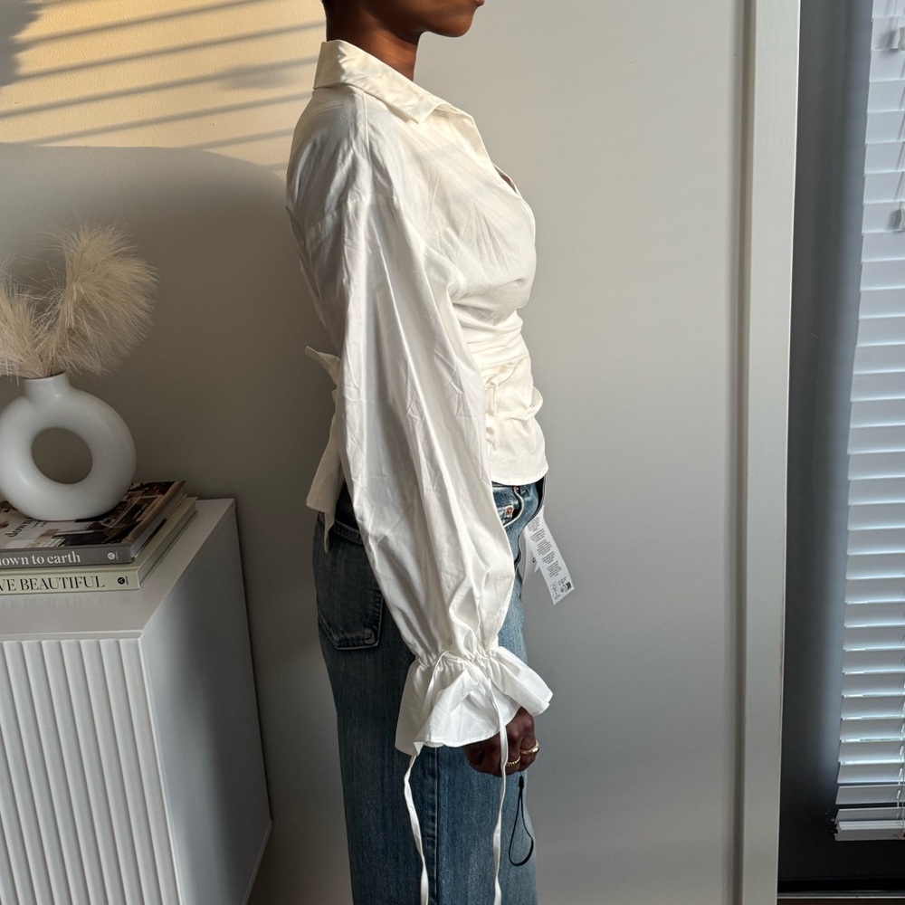 NWOT White Wrap Blouse V Neck Long Sleeve - Picture 3 of 7